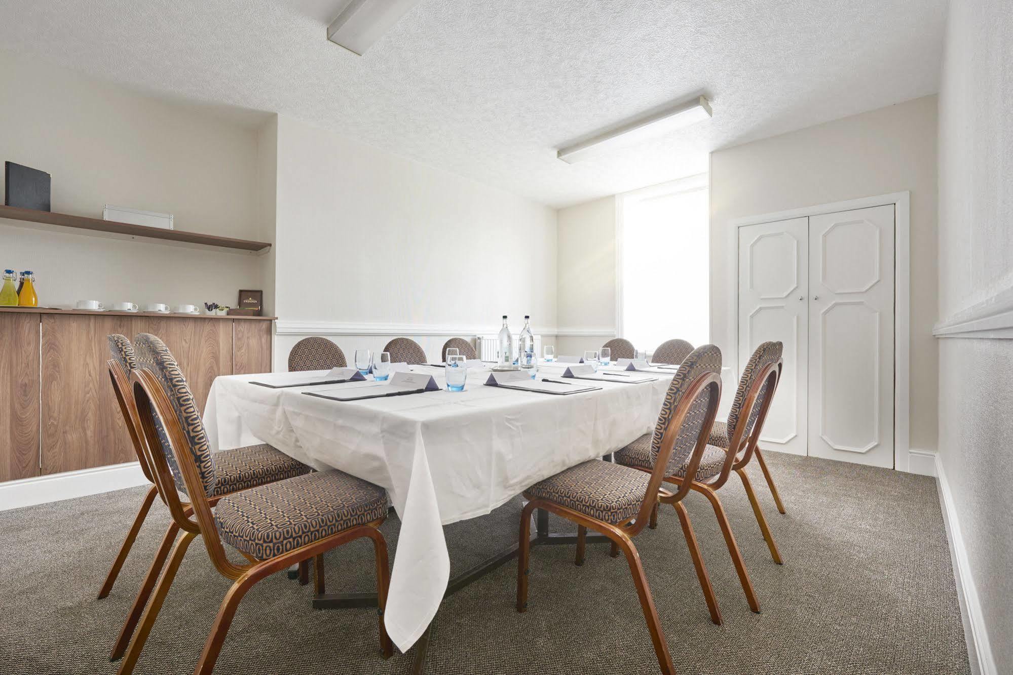 Hotel The Imperial Crown 3*