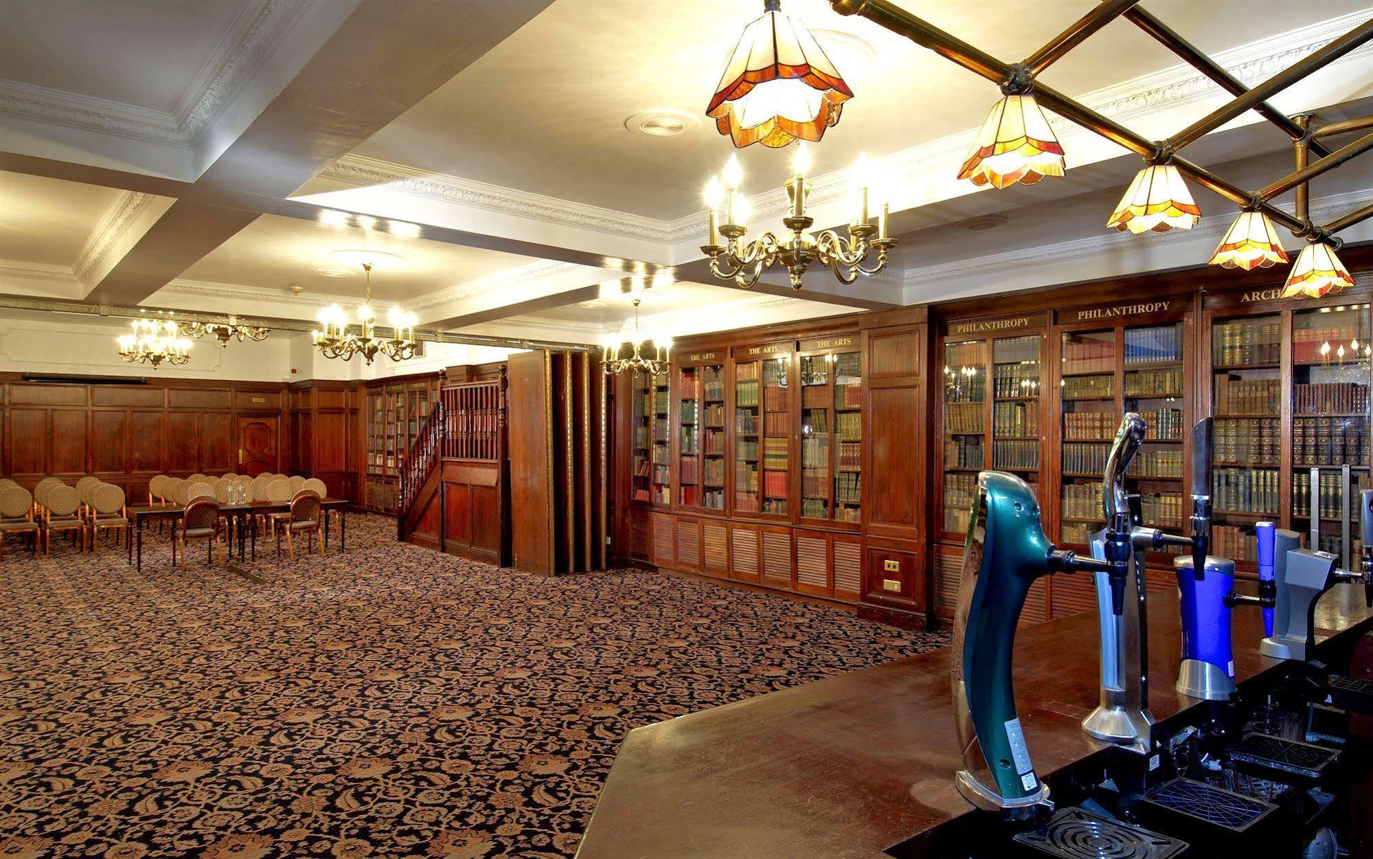 Hotel The Imperial Crown